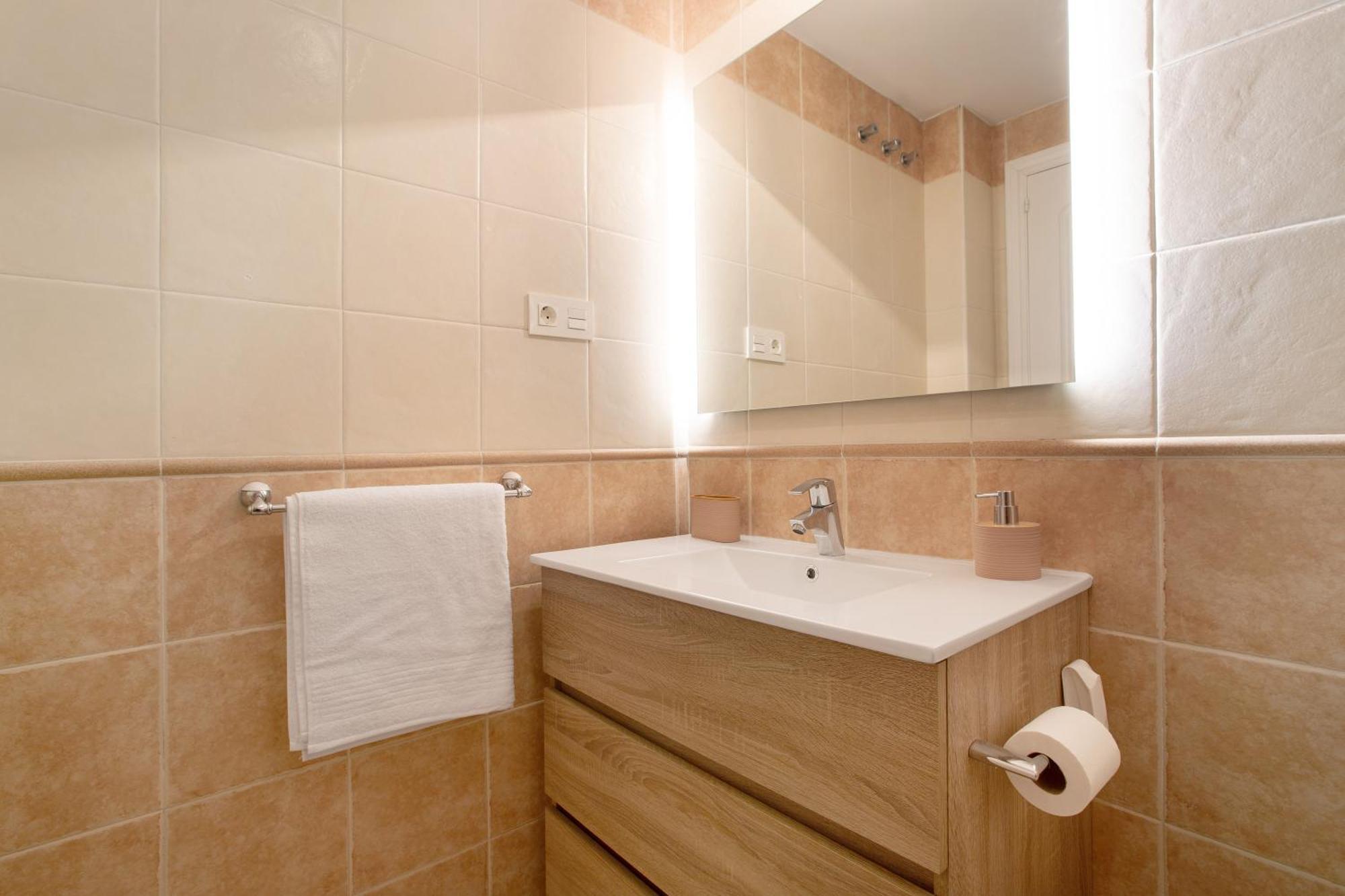 Carlos Haya Apartament